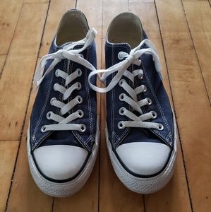 Size 9 Navy Converse